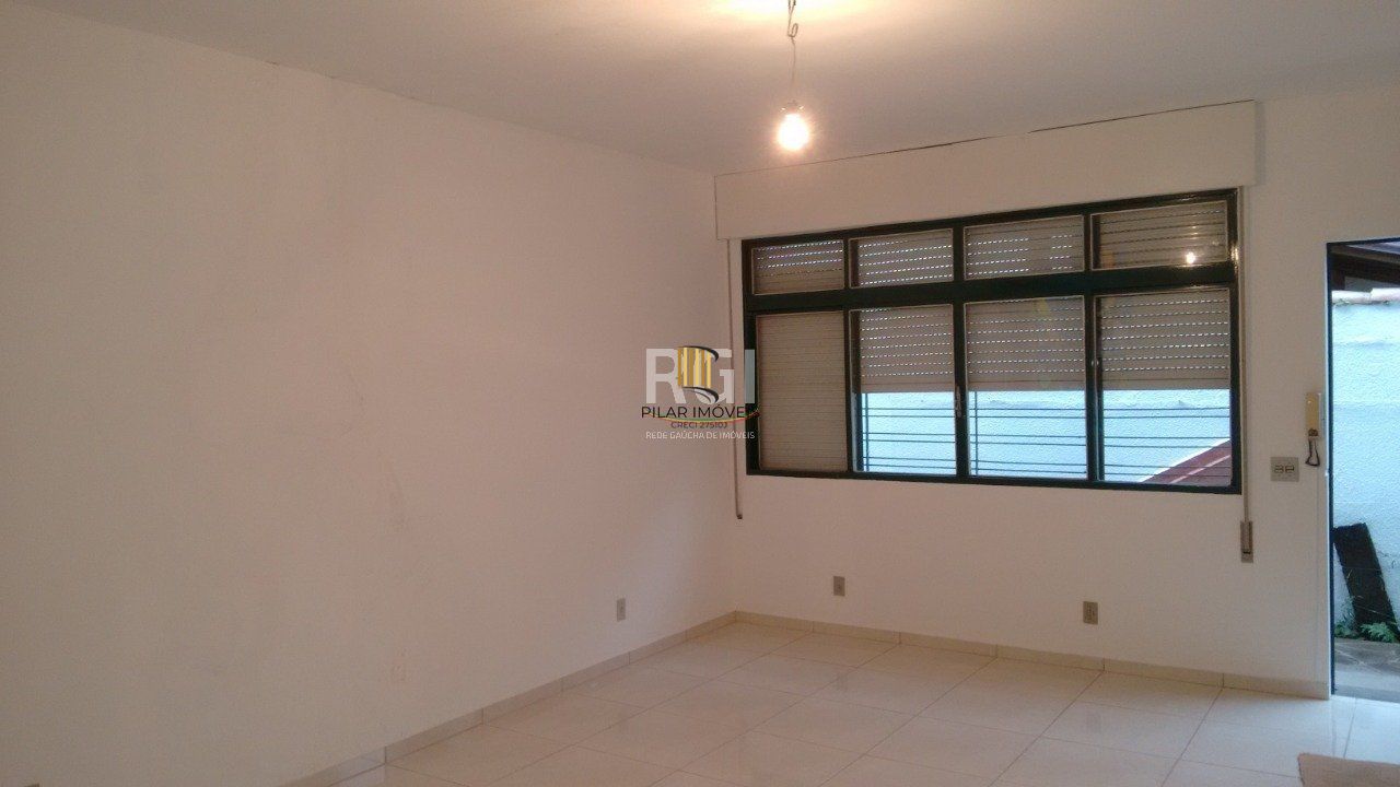 Casa para Venda - 363m², 3 dormitórios, sendo 1 suites, 2 vagas - São João