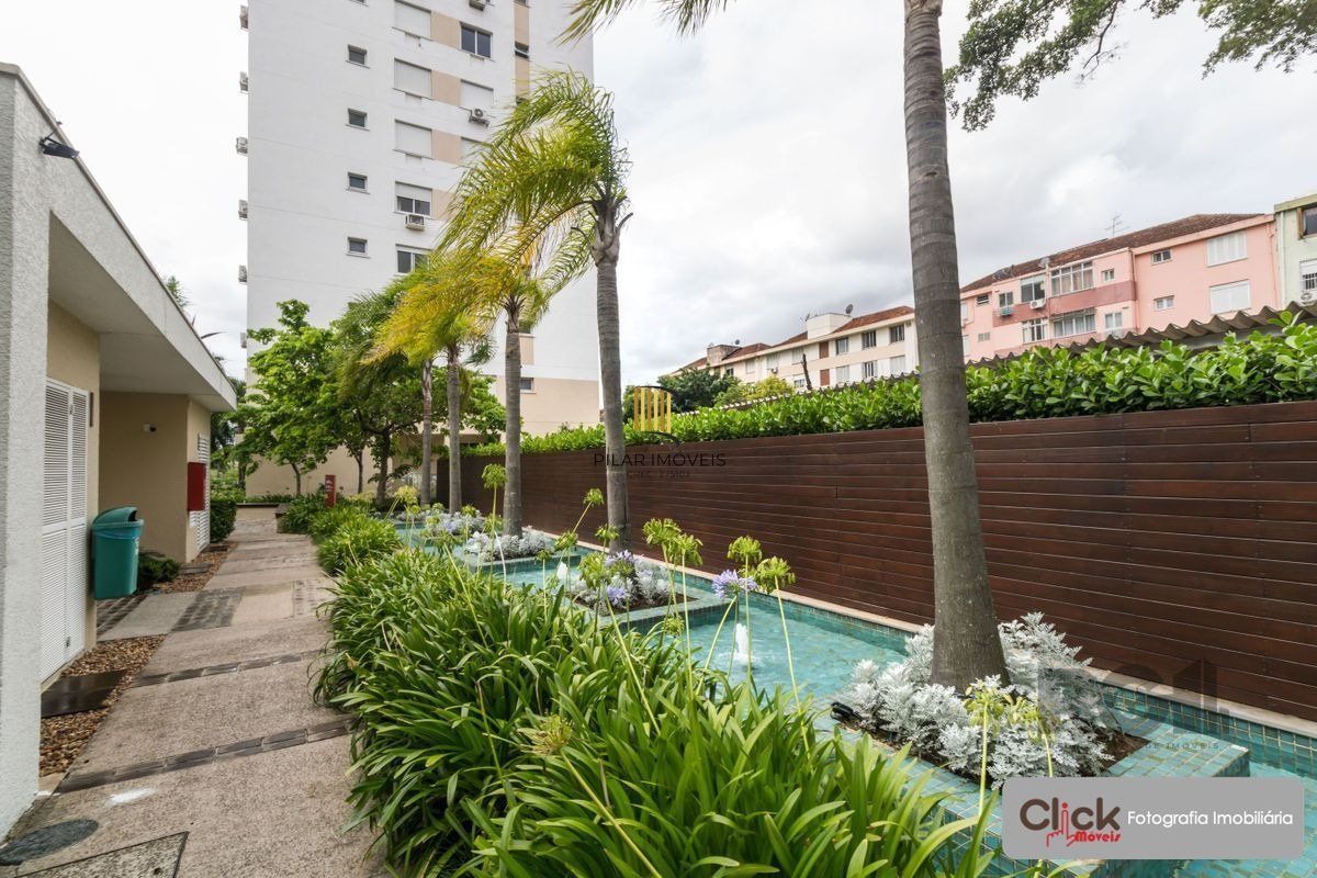 Vende apartamento de 3 quartos, sendo 1 suíte, mobiliado, 1 vaga coberta e escriturada, no Jardim Lindóia - Porto Alegre