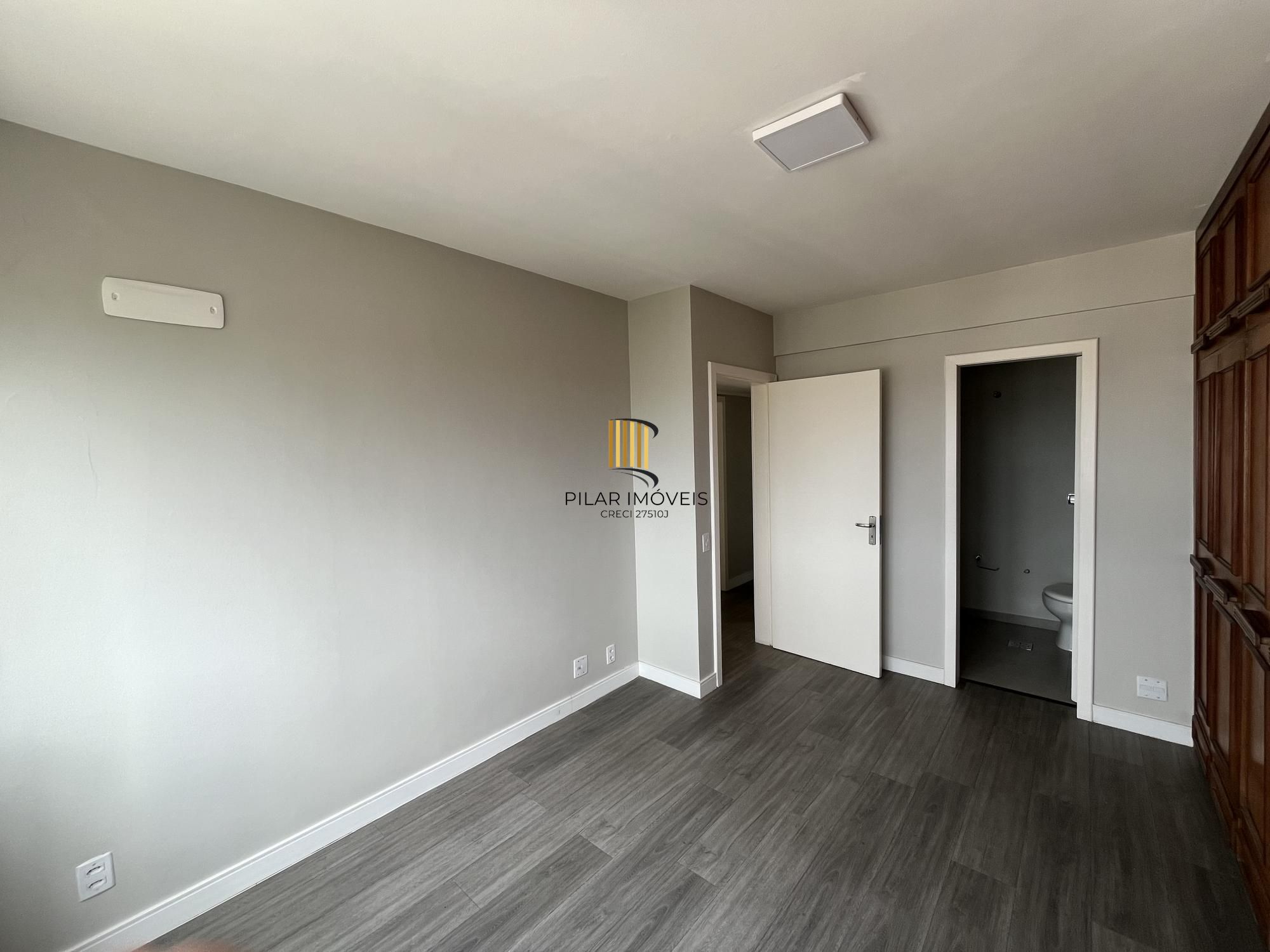 Apartamento de 3 quartos, suíte e 1 vaga de garagem no bairro Menino Deus em POA
