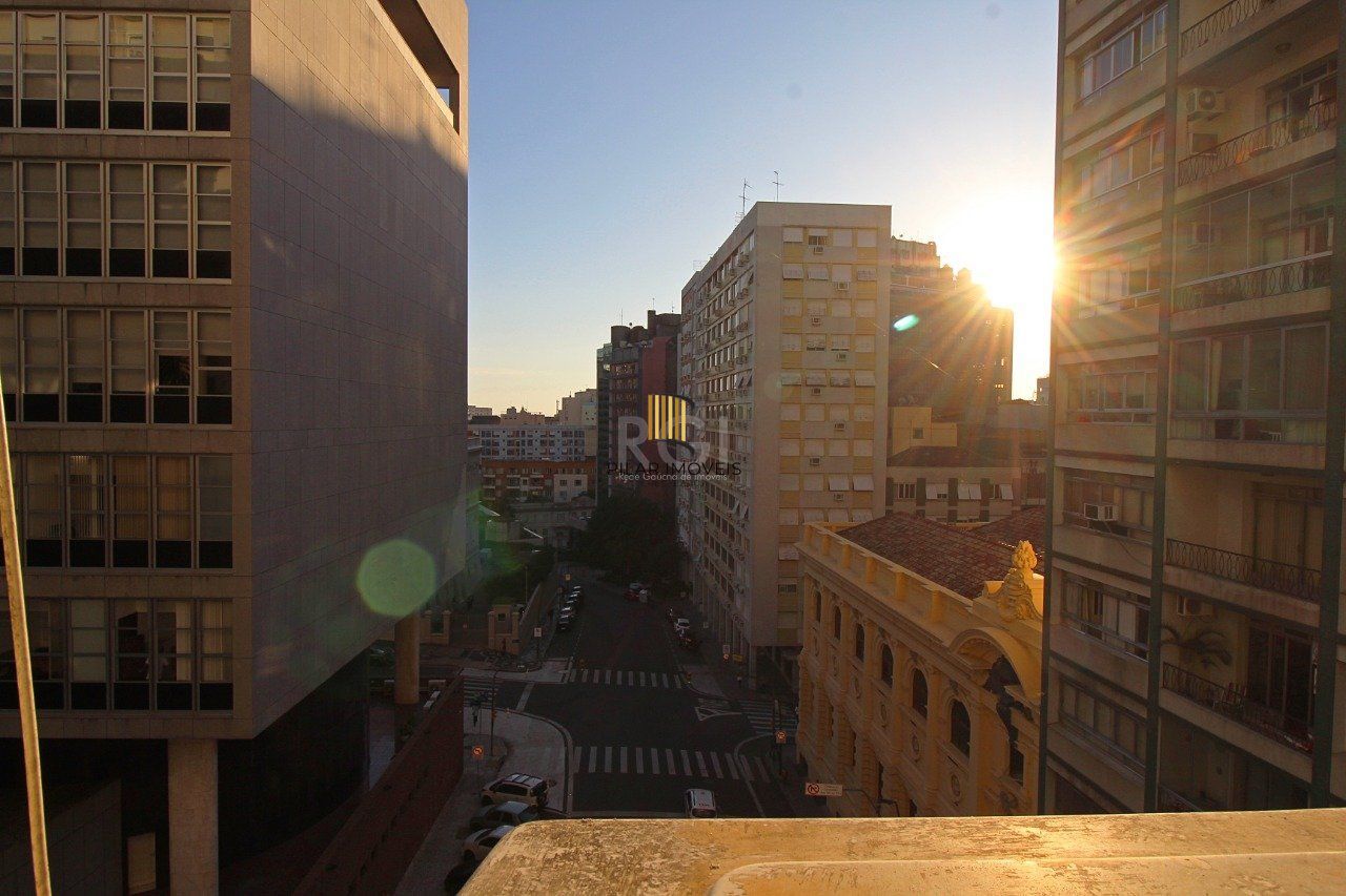 Apartamento de 3 dormitórios e 1 suíte no Centro Histórico de Porto Alegre