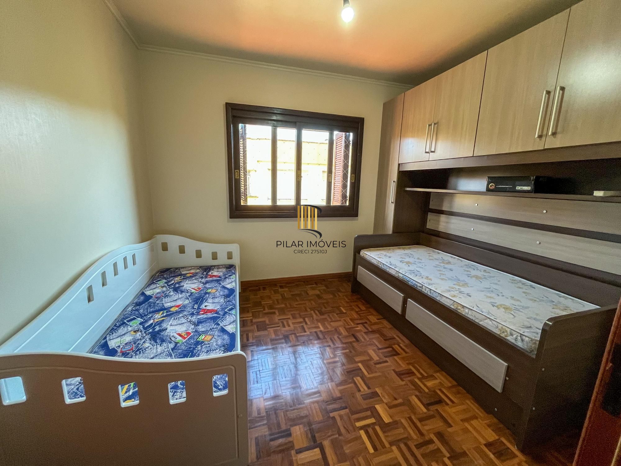 Casa de 3 dormitórios e 1 suíte no bairro Menino Deus em Porto Alegre