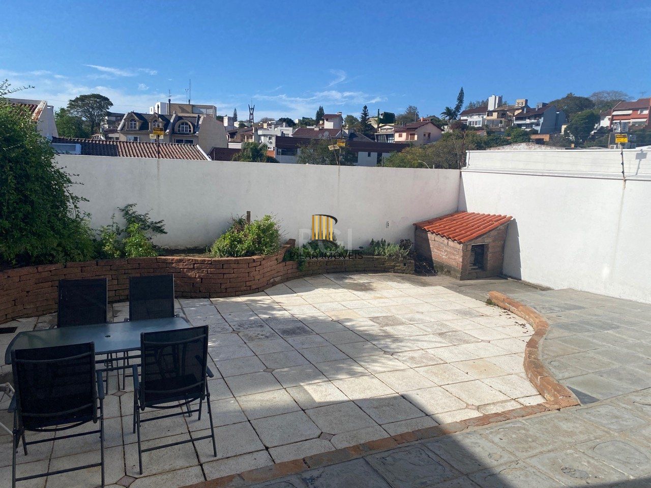 Casa para Venda - 378m², 4 dormitórios, sendo 1 suites, 2 vagas - Chácara das Pedras