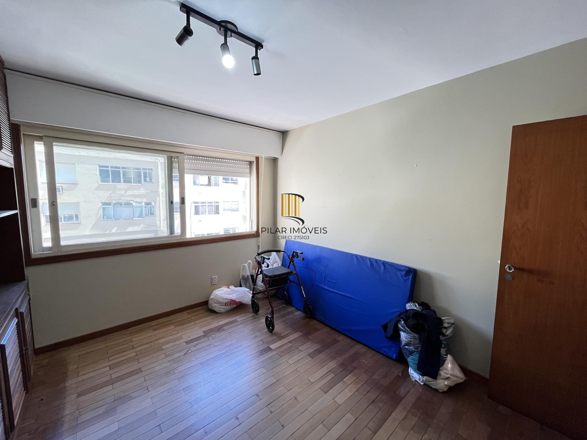 Apartamento de 3 quartos, suíte e 2 vagas de garagem no bairro Auxiliadora POA