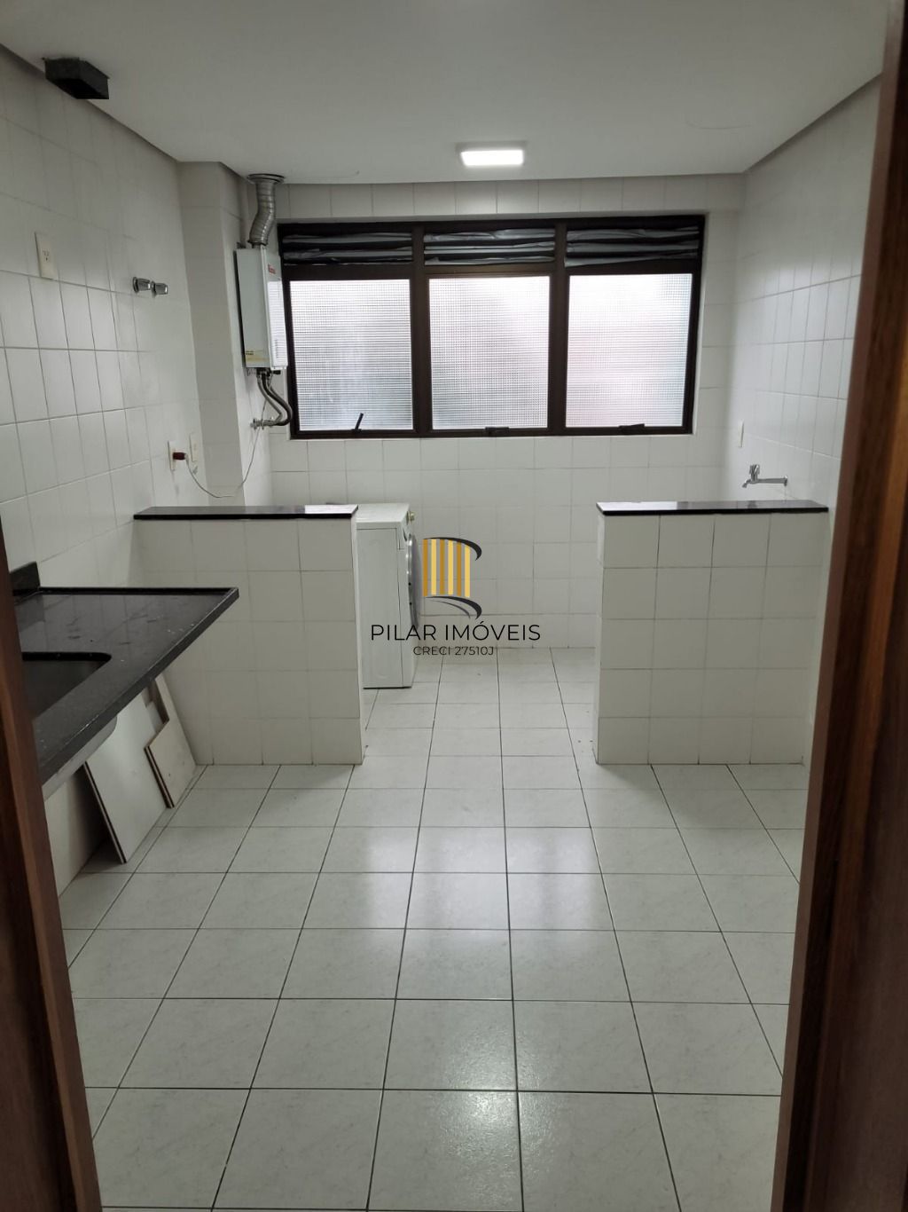 Apartamento de 3 quartos, suíte e 2 vagas de garagem no bairro Petrópolis em POA - Pilar Imóveis