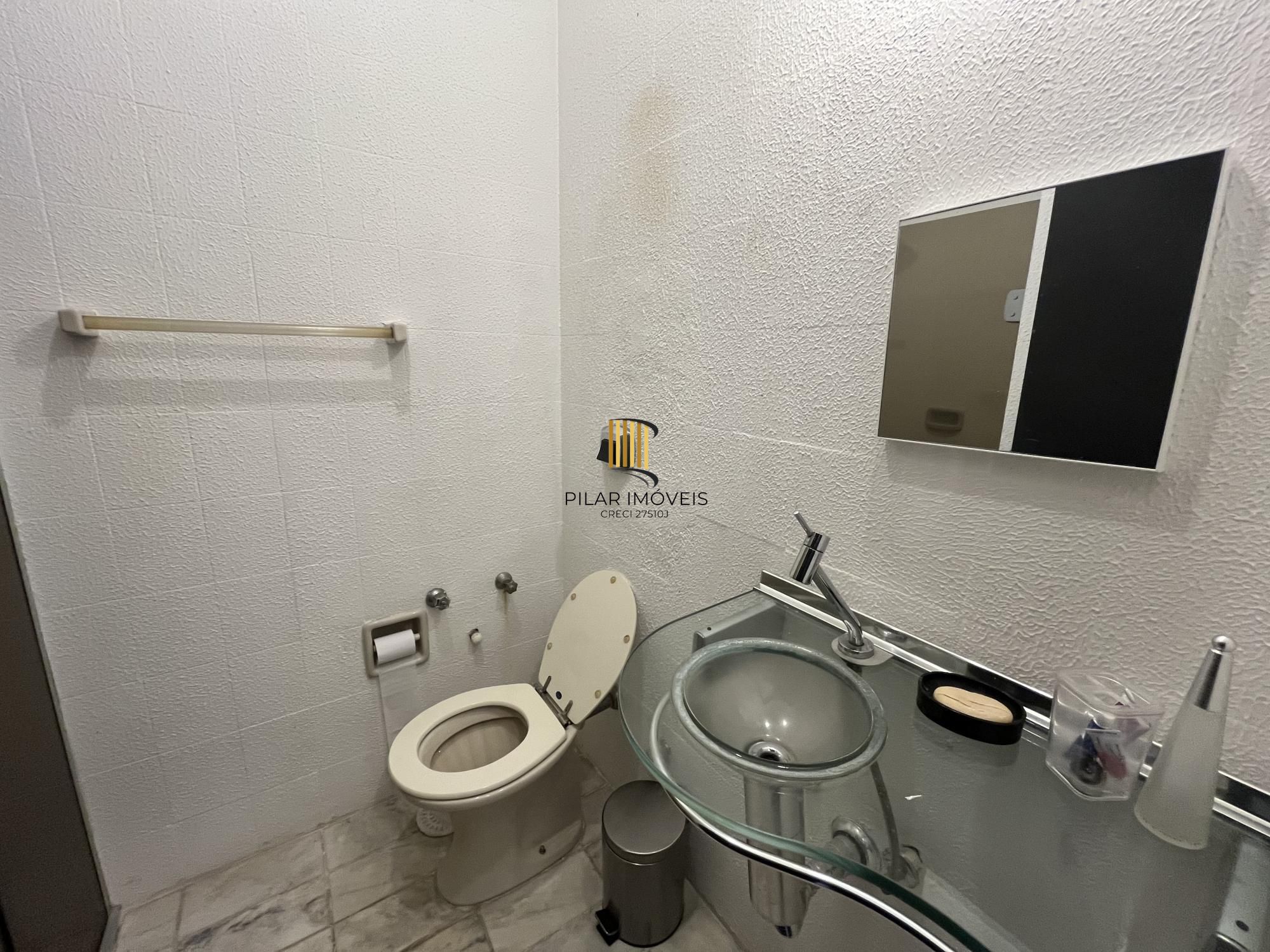 Duplex de 1 quarto, garagem coberta no bairro Cidade Baixa em Porto Alegre