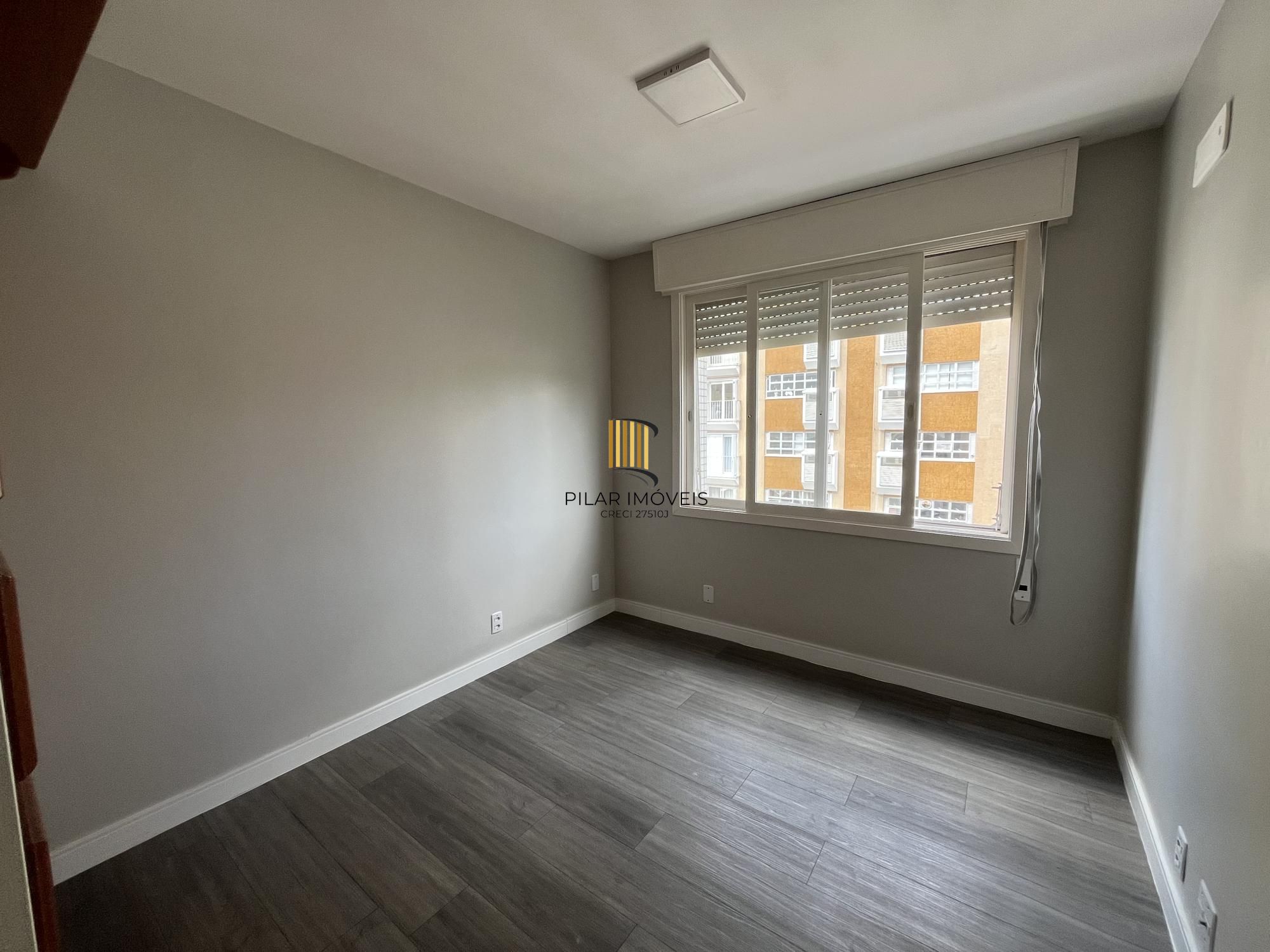 Apartamento de 3 quartos, suíte e 1 vaga de garagem no bairro Menino Deus em POA