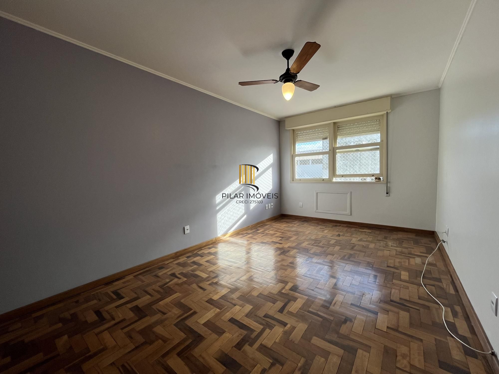 Apartamento de 2 quartos, opção 3º quarto ou gabinete e 1 vaga de garagem