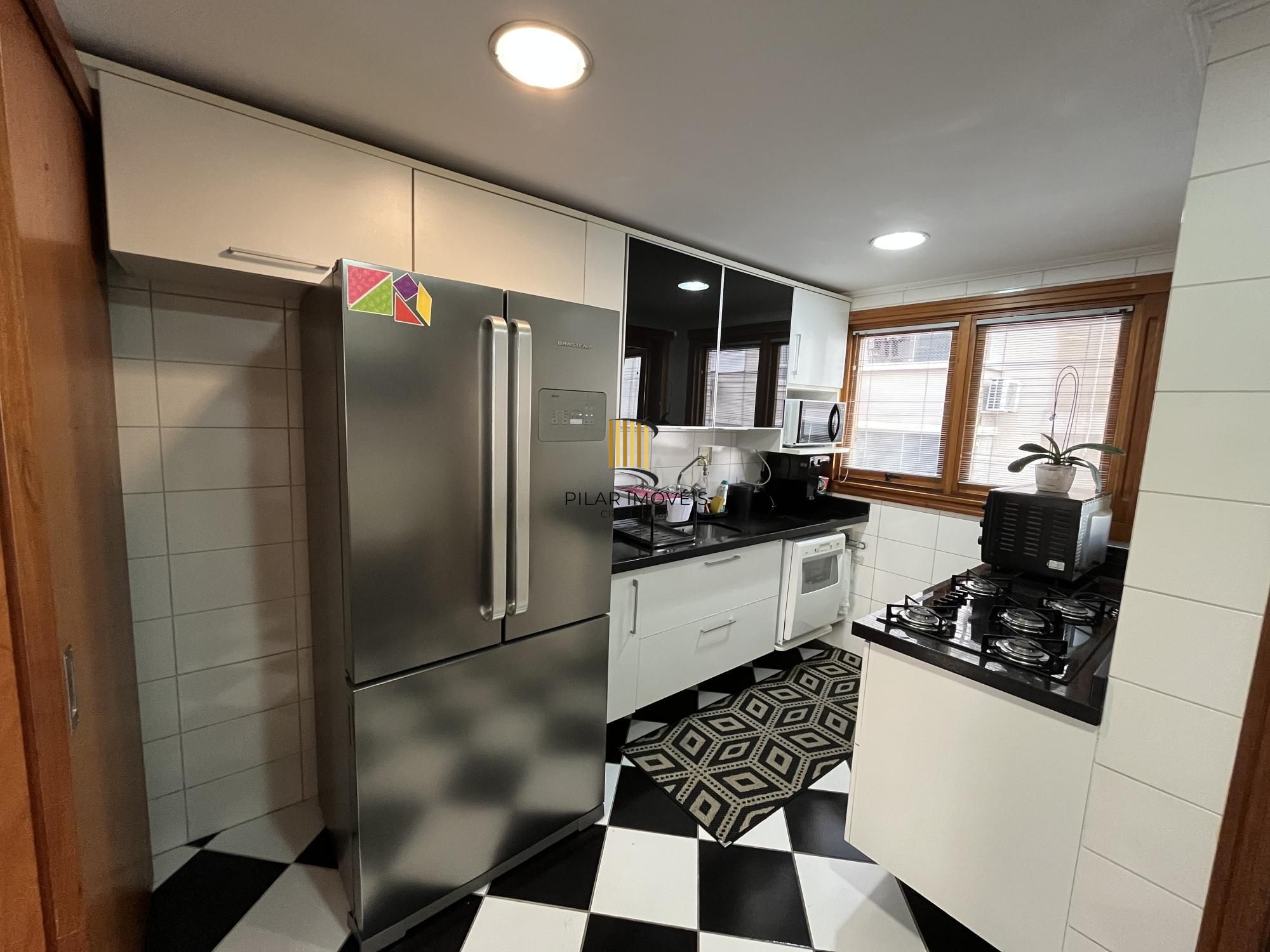Apartamento de 3 quartos, suíte e 2 vagas de garagem no bairro Santana em POA