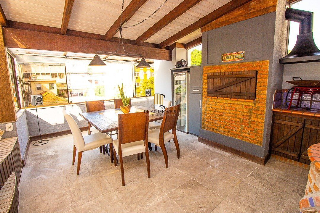 Cobertura para Venda - 116.36m², 2 dormitórios, sendo 1 suites, 1 vaga - Petrópolis