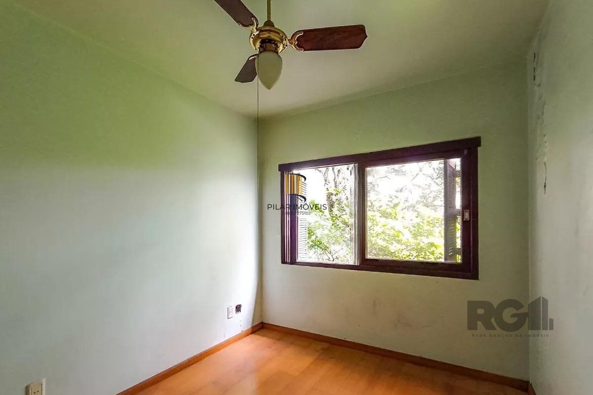  Apartamento amplo com dois dormitórios no bairro Rio Branco  em Porto Alegre. 