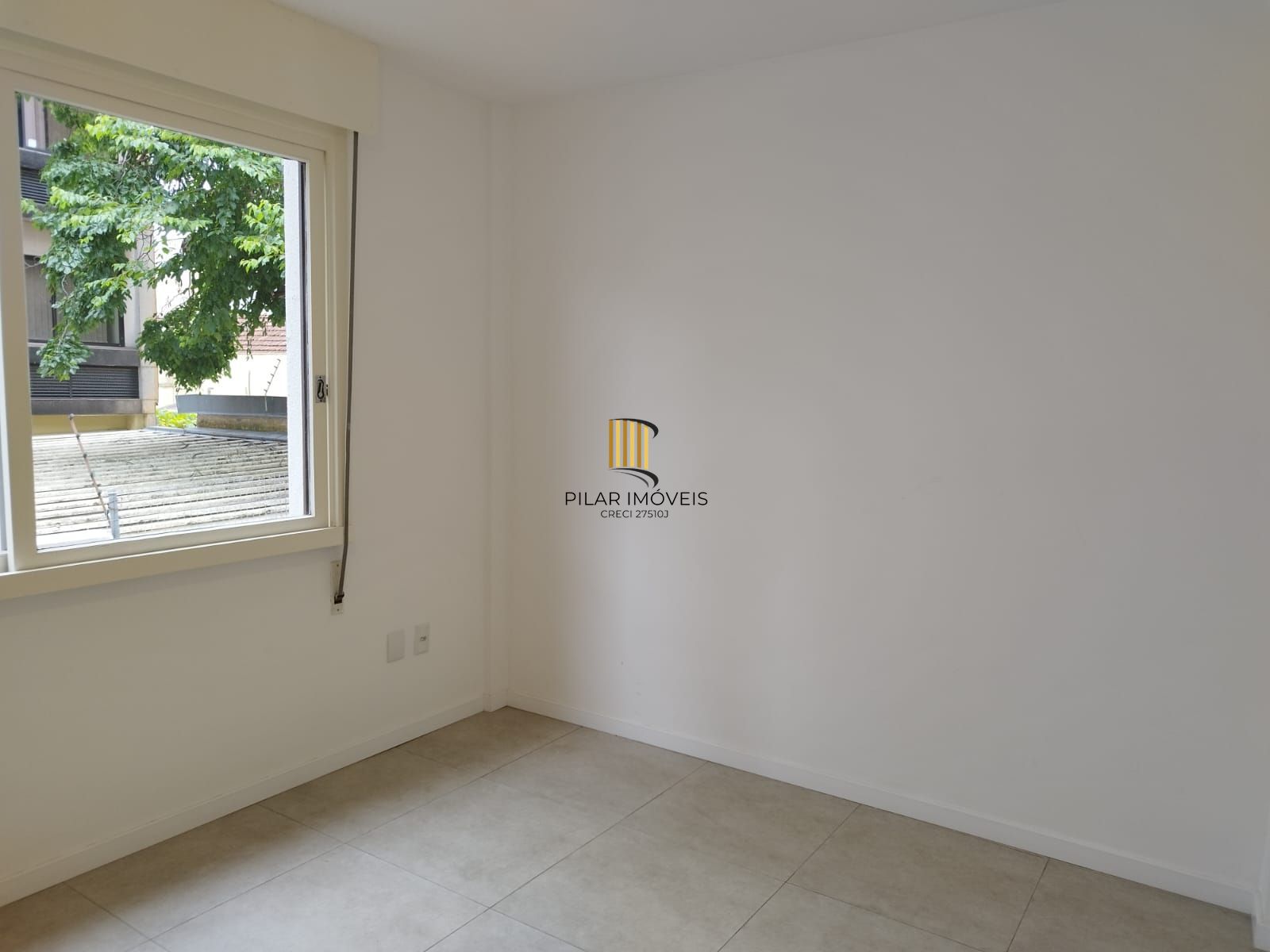 Apartamento de 2 quartos, 2 banheiros e 1 vaga de garagem no bairro Petrópolis