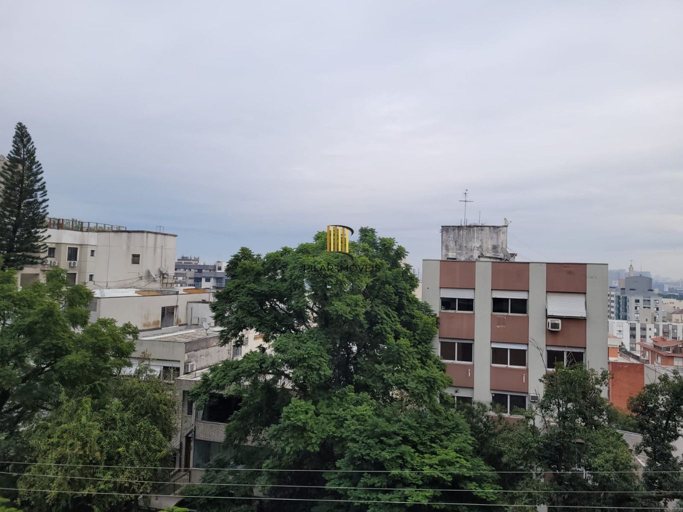 Apartamento de 3 quartos, suíte e 2 vagas de garagem no bairro Petrópolis em POA
