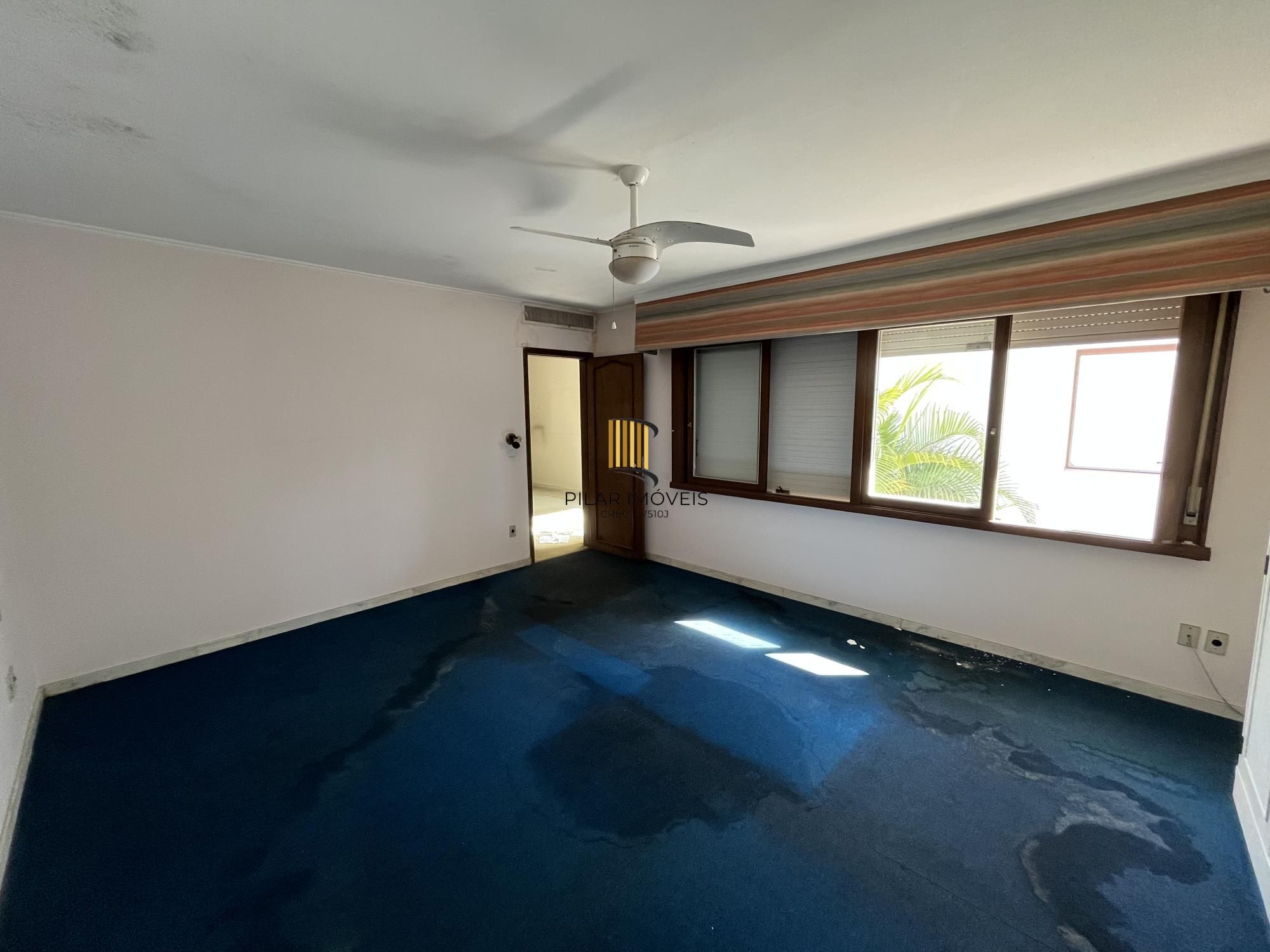 Casa de 4 quartos, 2 suítes e 2 vagas de garagem no bairro Boa Vista em POA