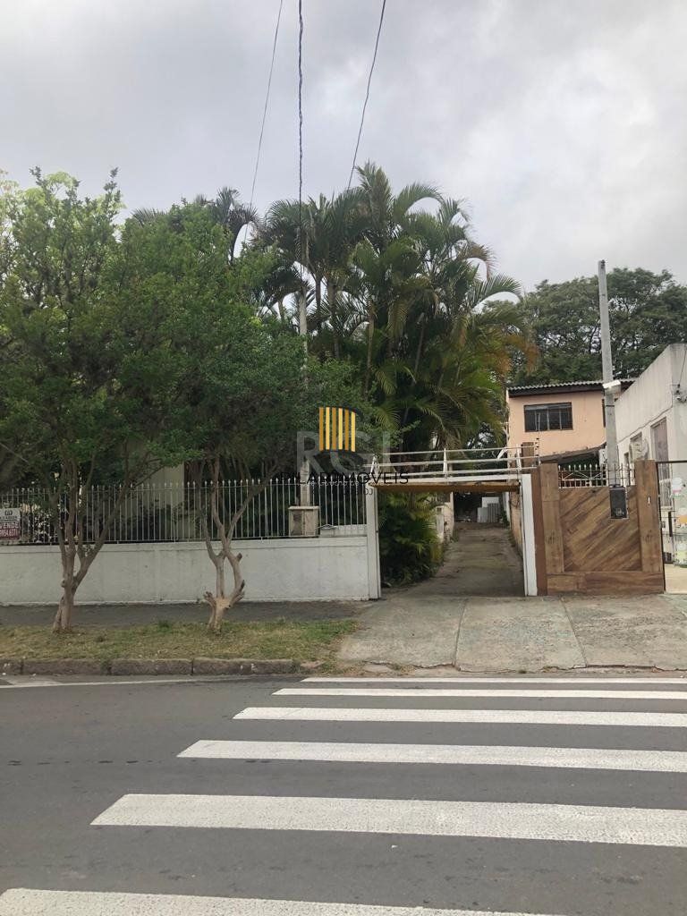 Casa/terreno medindo 200m² de privativo, 550m² totais  no bairro Partenon, 9 vag - Pilar Imóveis