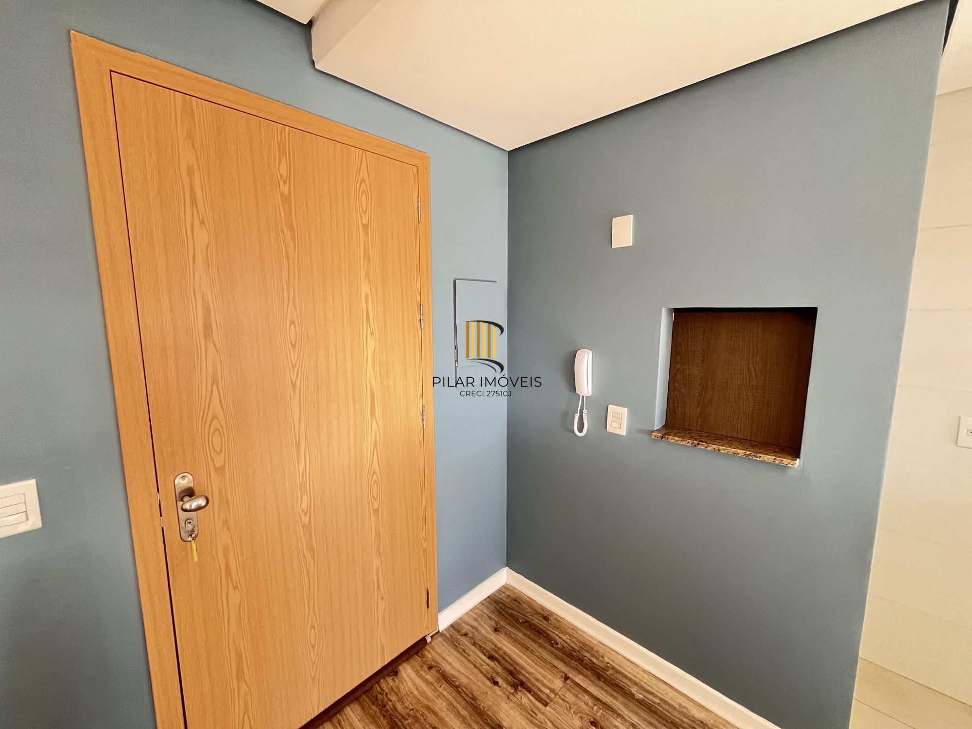 Apartamento de 2 dormitórios, suíte e 1 vaga de garagem no bairro Passo da Areia