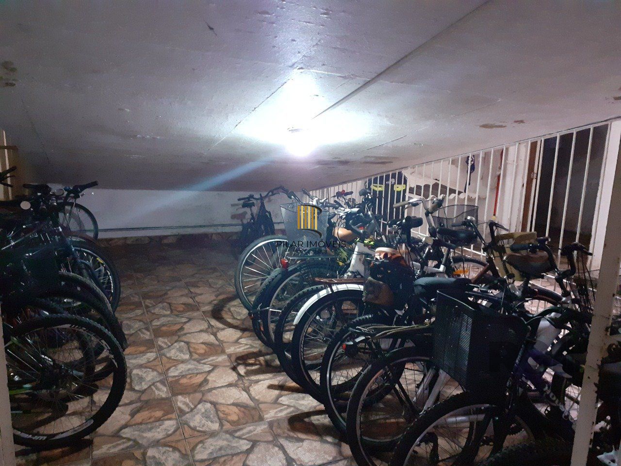 Apartamento de um dormitório na rua Washington Luiz, Centro Histórico de Porto Alegre.  
