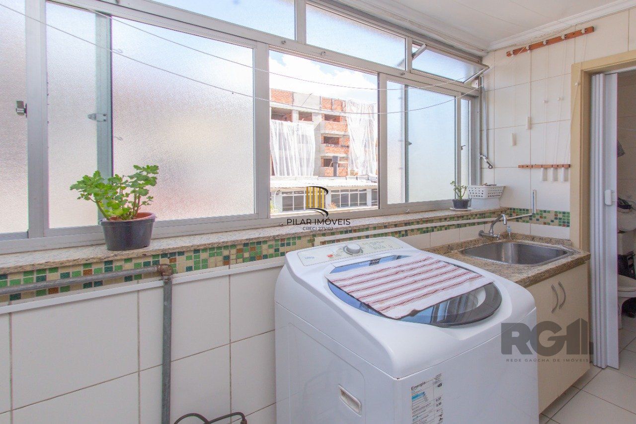 Apartamento Amplo e Bem Localizado - 3 Dormitórios, Suíte e Vaga Escriturada