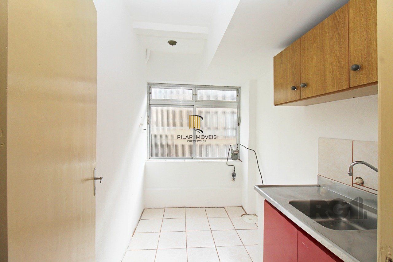 Apartamento de um dormitório na rua Washington Luiz, Centro Histórico de Porto Alegre.  