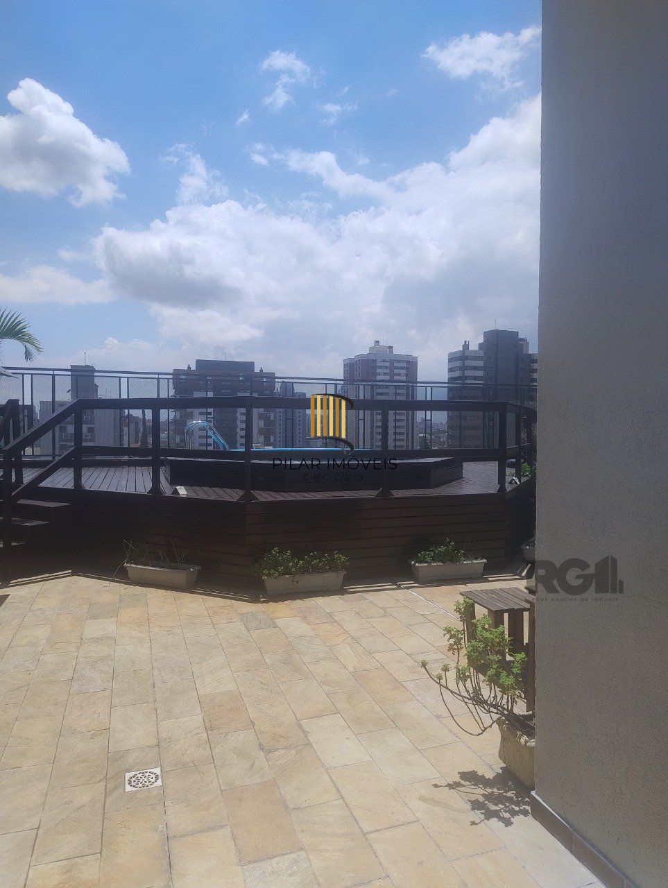 Apartamento para Venda - 72.98m², 3 dormitórios, suíte e 1 vaga - Menino Deus