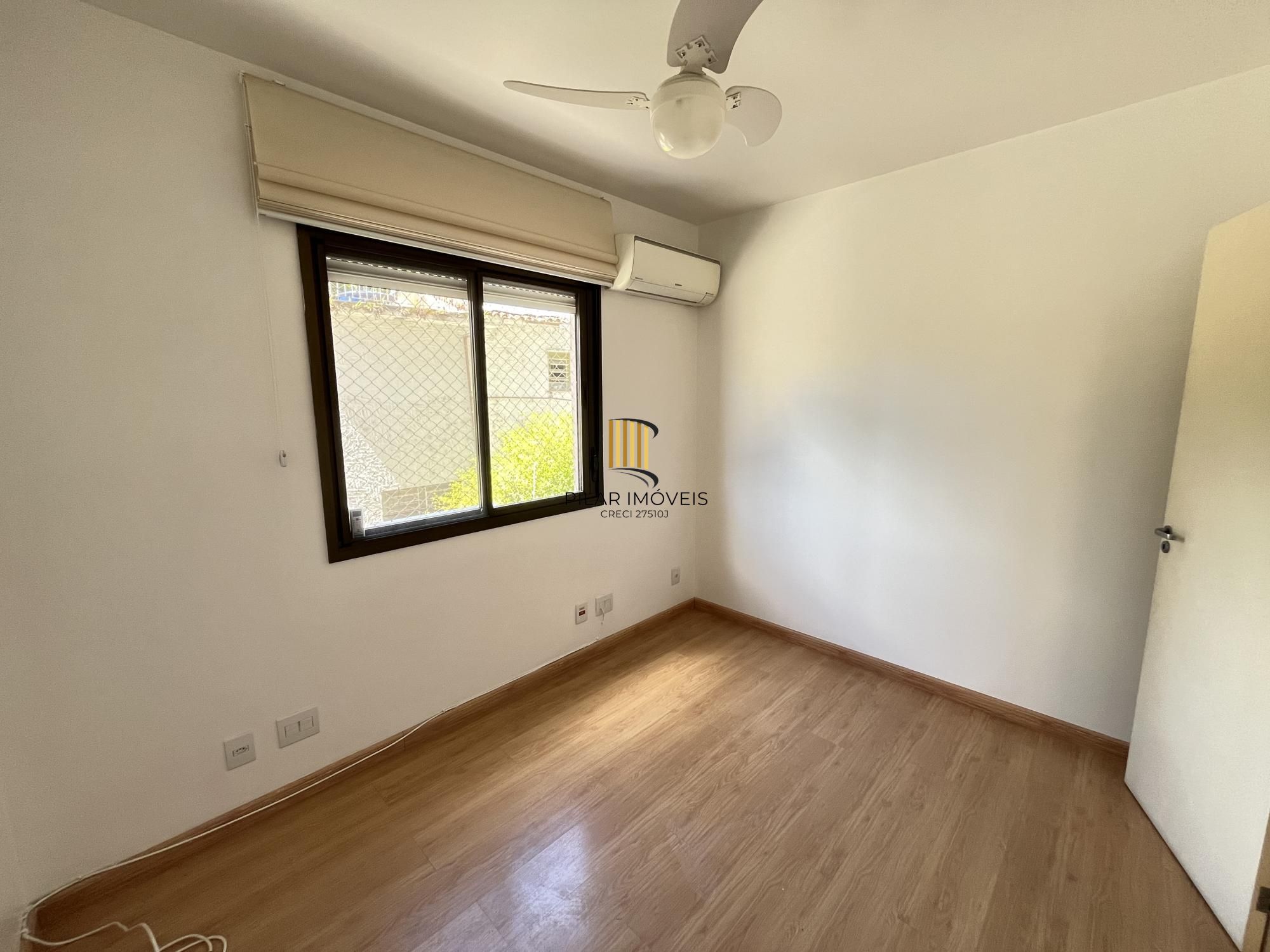 Apartamento de 3 quartos, suíte e 2 vagas de garagem no bairro Petrópolis.