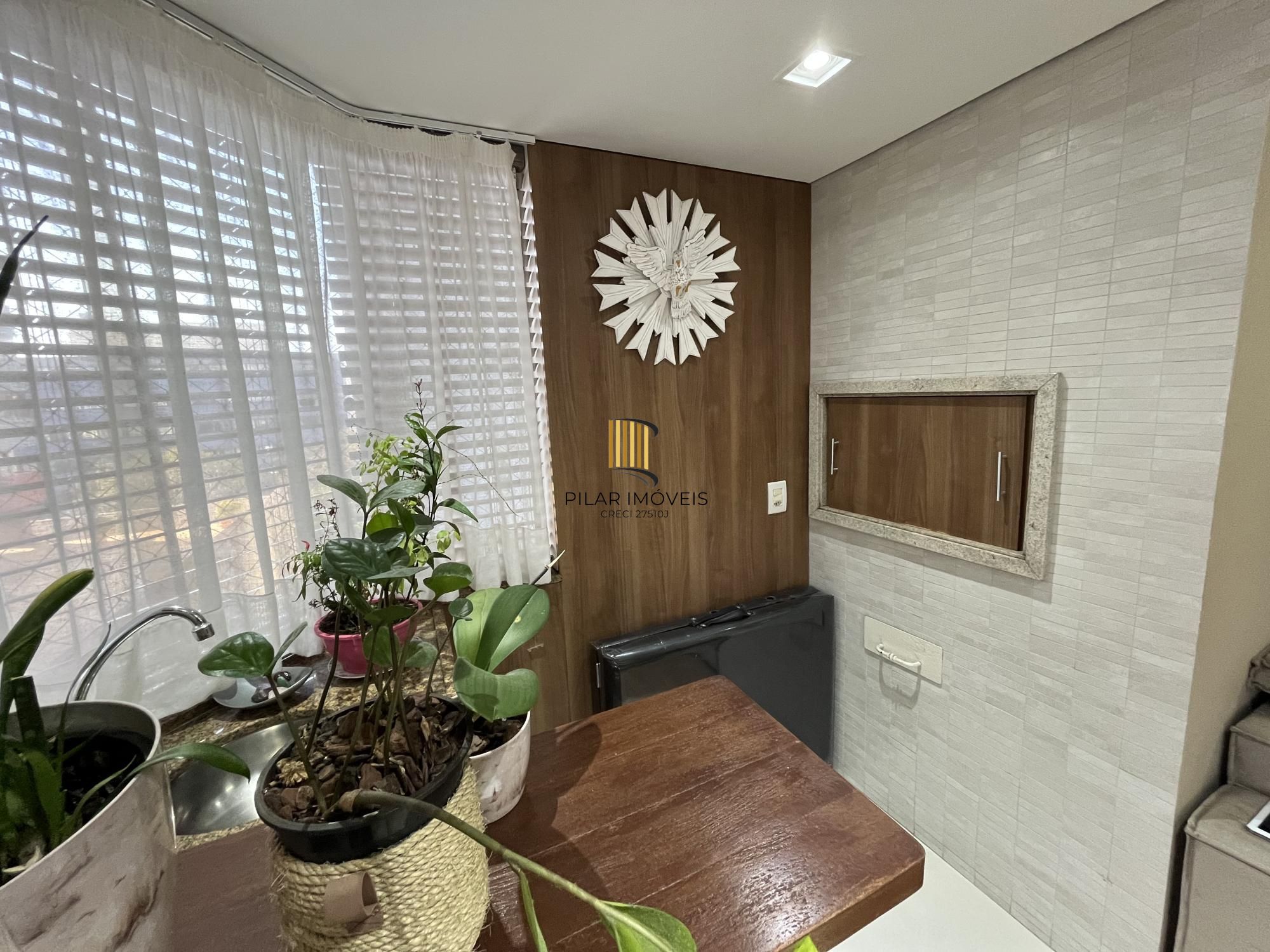 Apartamento de 3 quartos, suíte e 1 vaga de garagem no Bairro Menino Deus em POA