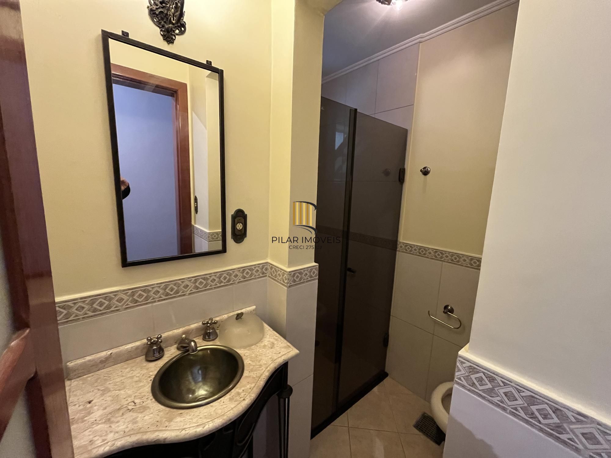 Apartamento de 2 quartos, opção 3º quarto ou gabinete e 1 vaga de garagem