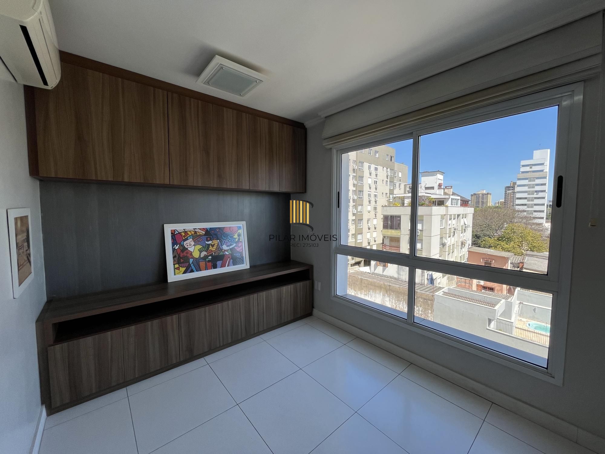 Apartamento de um quarto e uma vaga de garagem no bairro Menino Deus em POA/RS