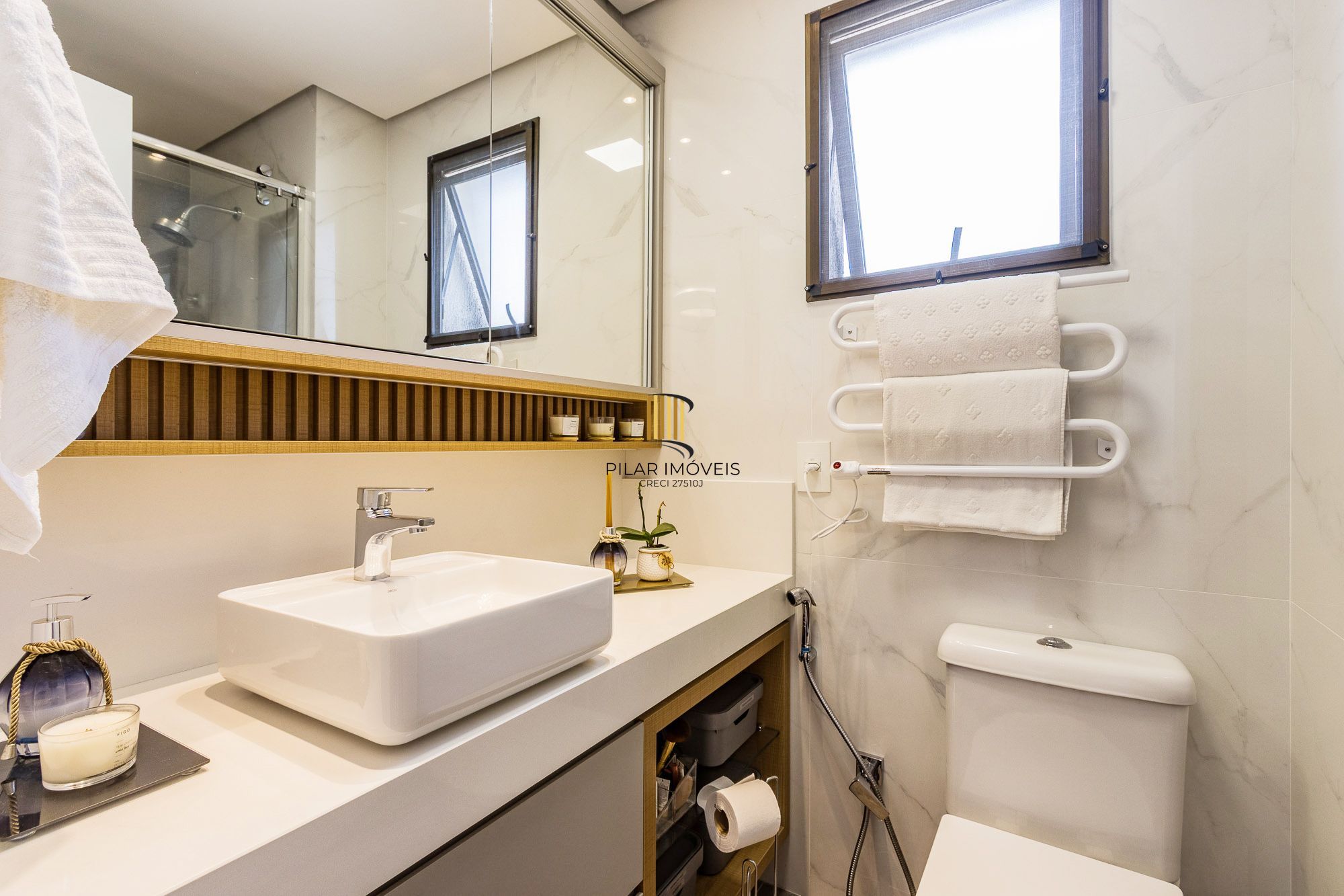 Apartamento de 3 quartos, suíte e 2 vagas de garagem bairro Higienópolis em POA