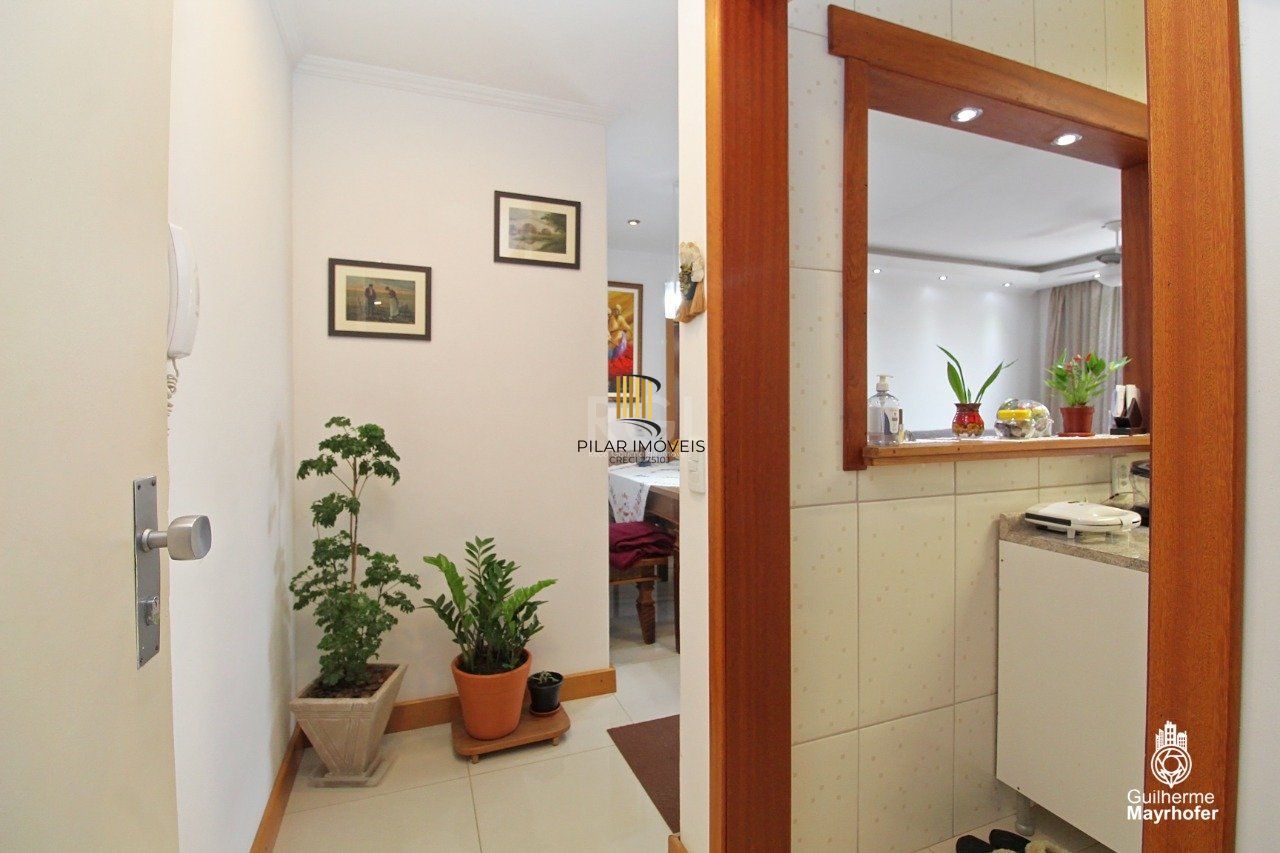 Apartamento de dois quartos e uma vaga de garagem no bairro Tristeza em Porto Alegre