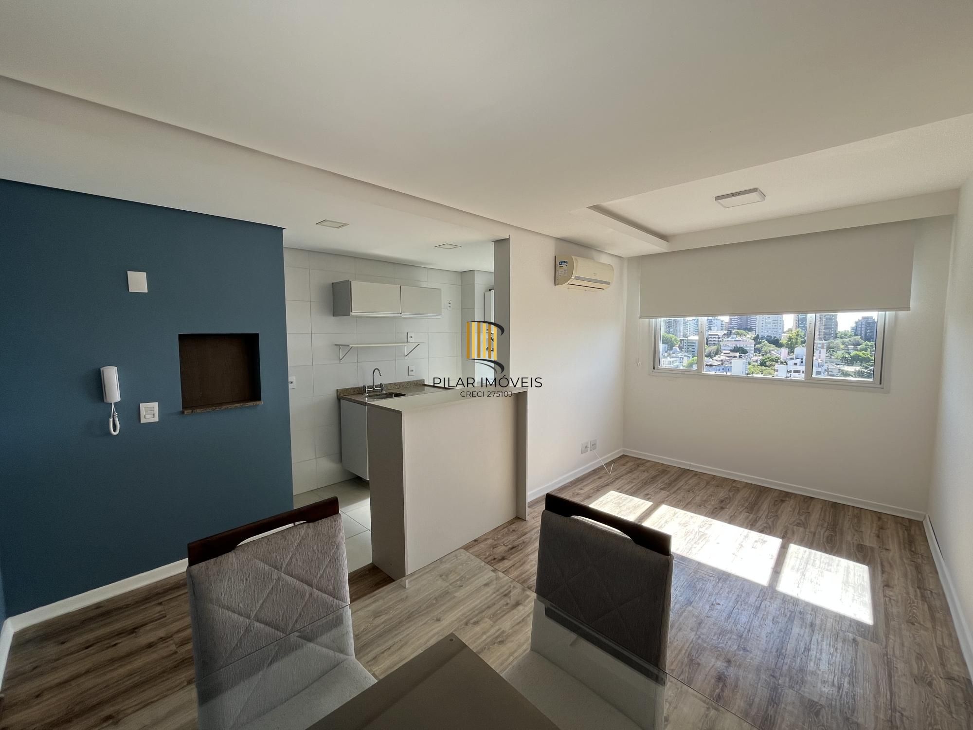 Apartamento de 2 dormitórios, suíte e 1 vaga de garagem no bairro Passo da Areia