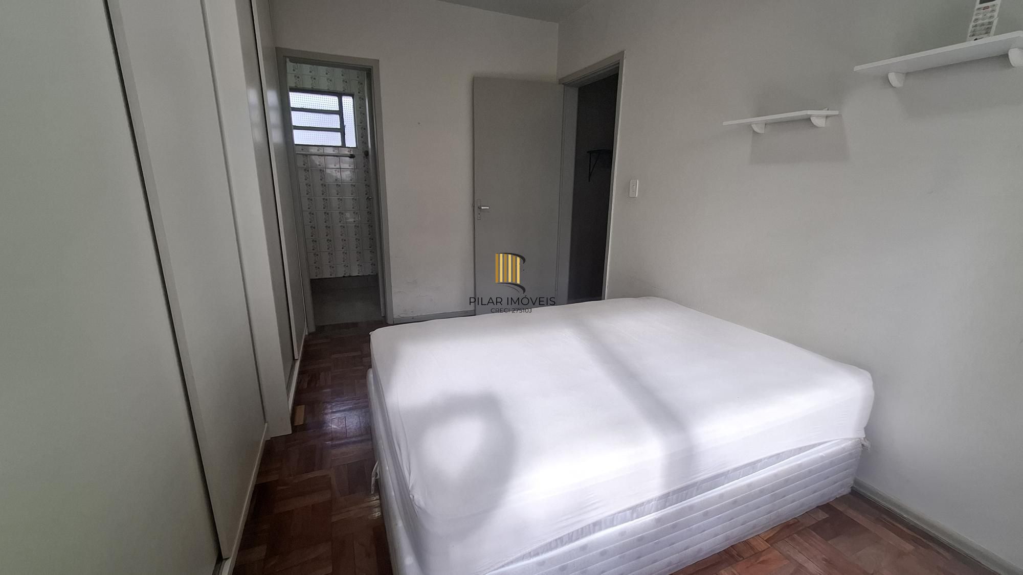 Apartamento 1 dormitório de frente na Lima e Silva próximo à André da Rocha