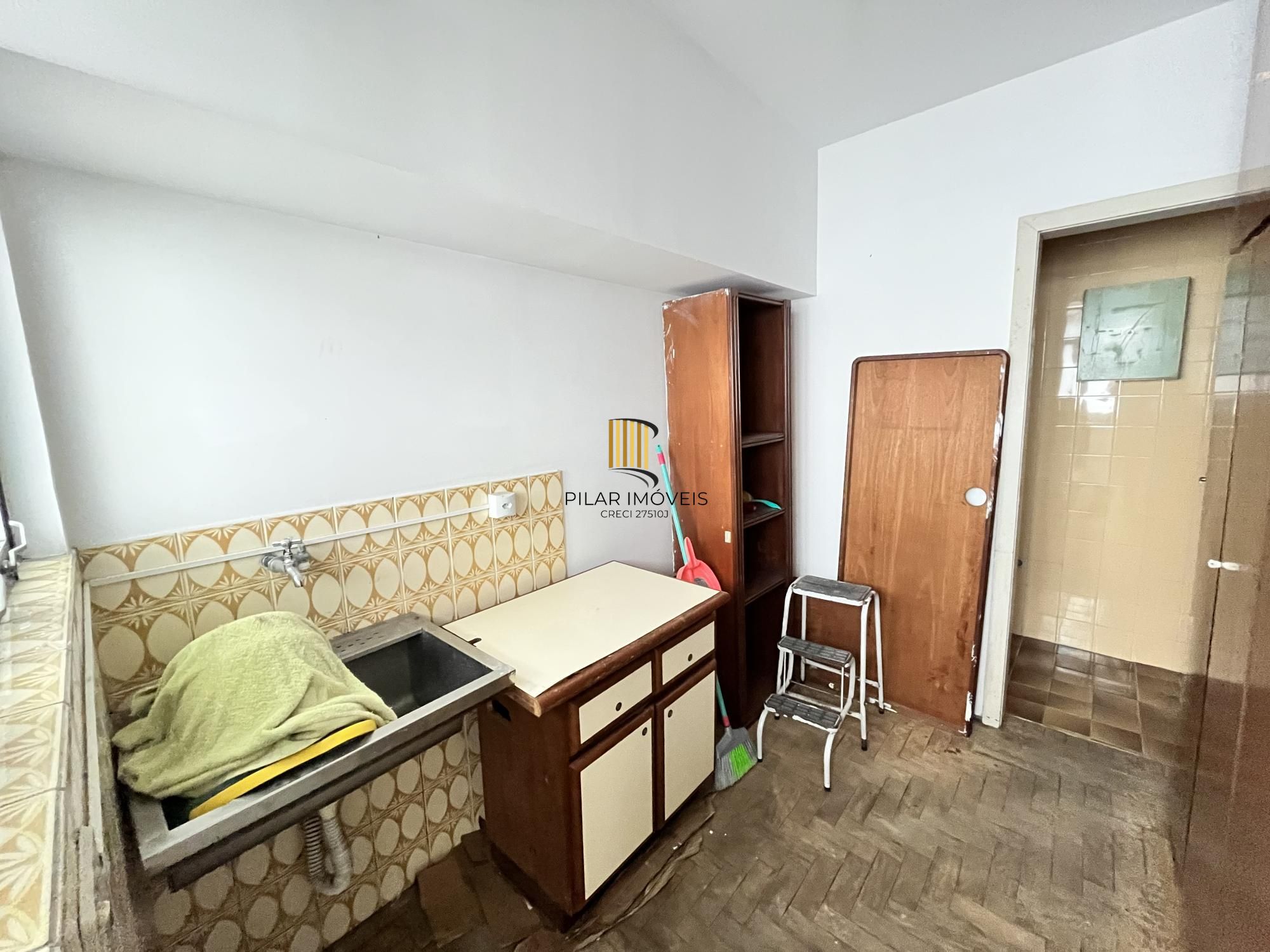 Apartamento de 3 quartos, churrasqueira e 1 vaga de garagem bairro Petrópolis