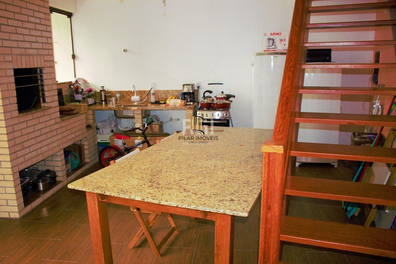 Casa 2 Dormitório(s) Bairro Medianeira