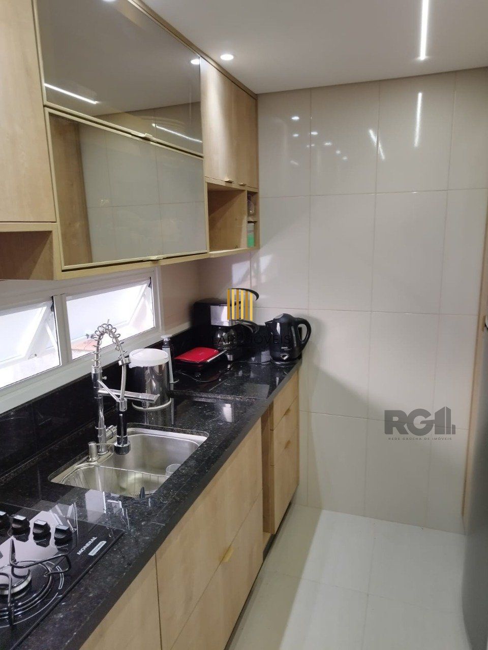 Apartamento de 1 quarto e 1 vaga de garagem no bairro Partenon em Porto Alegre