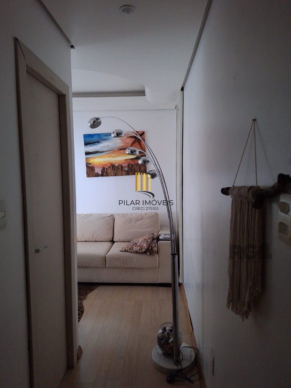 Apartamento de quatro dormitórios e uma vaga de garagem no bairro Bom Fim em Porto Alegre.
