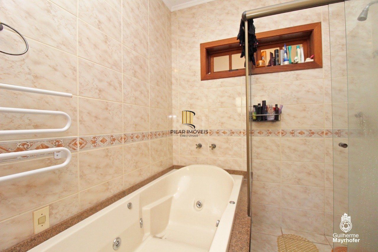 Casa para Venda - 347m², 5 dormitórios, sendo 2 suites, 3 vagas - São João