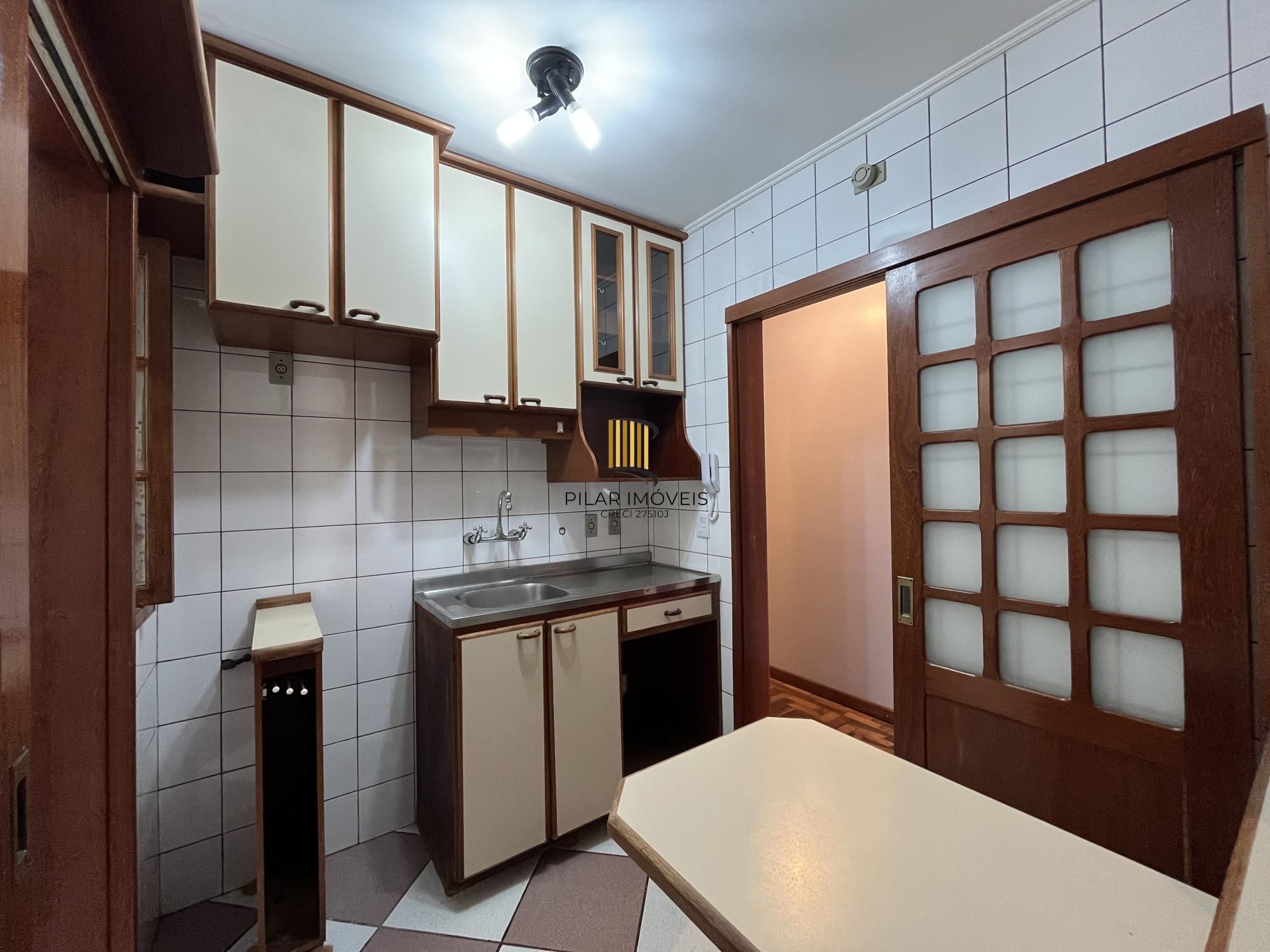 Apartamento de 2 quartos, opção 3º quarto ou gabinete e 1 vaga de garagem