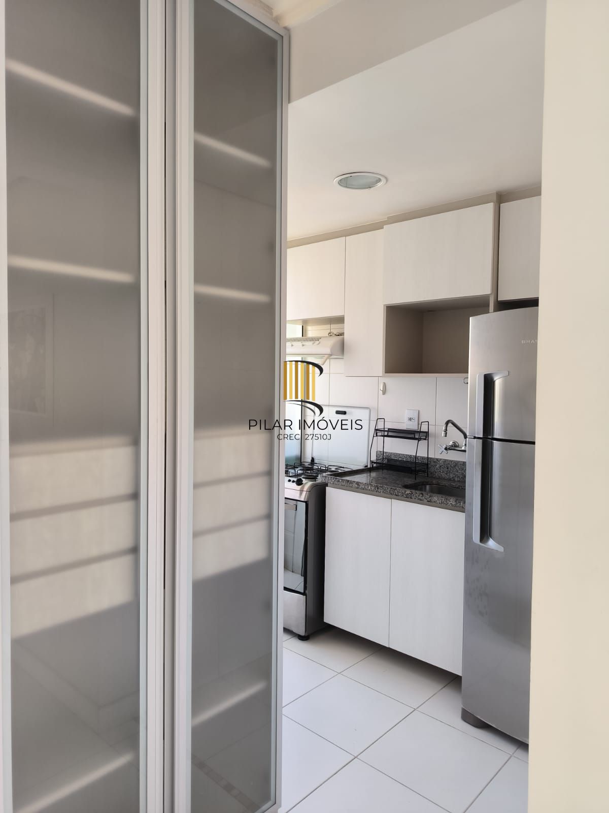 Apartamento de um quarto e uma vaga de garagem no bairro Menino Deus em POA/RS