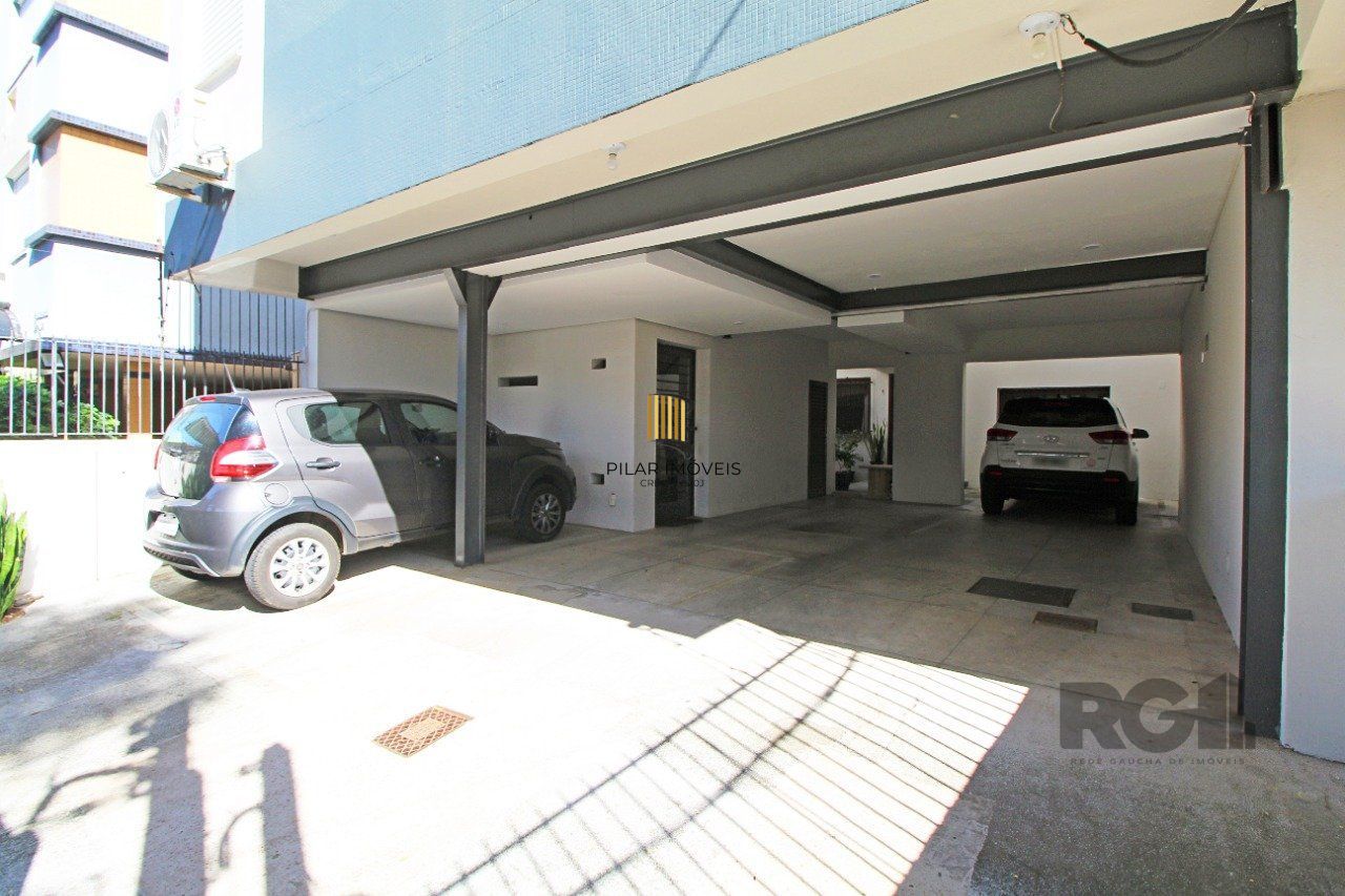 Apartamento de 2 dormitórios e 1 vaga de garagem no bairro Santana em Porto Alegre