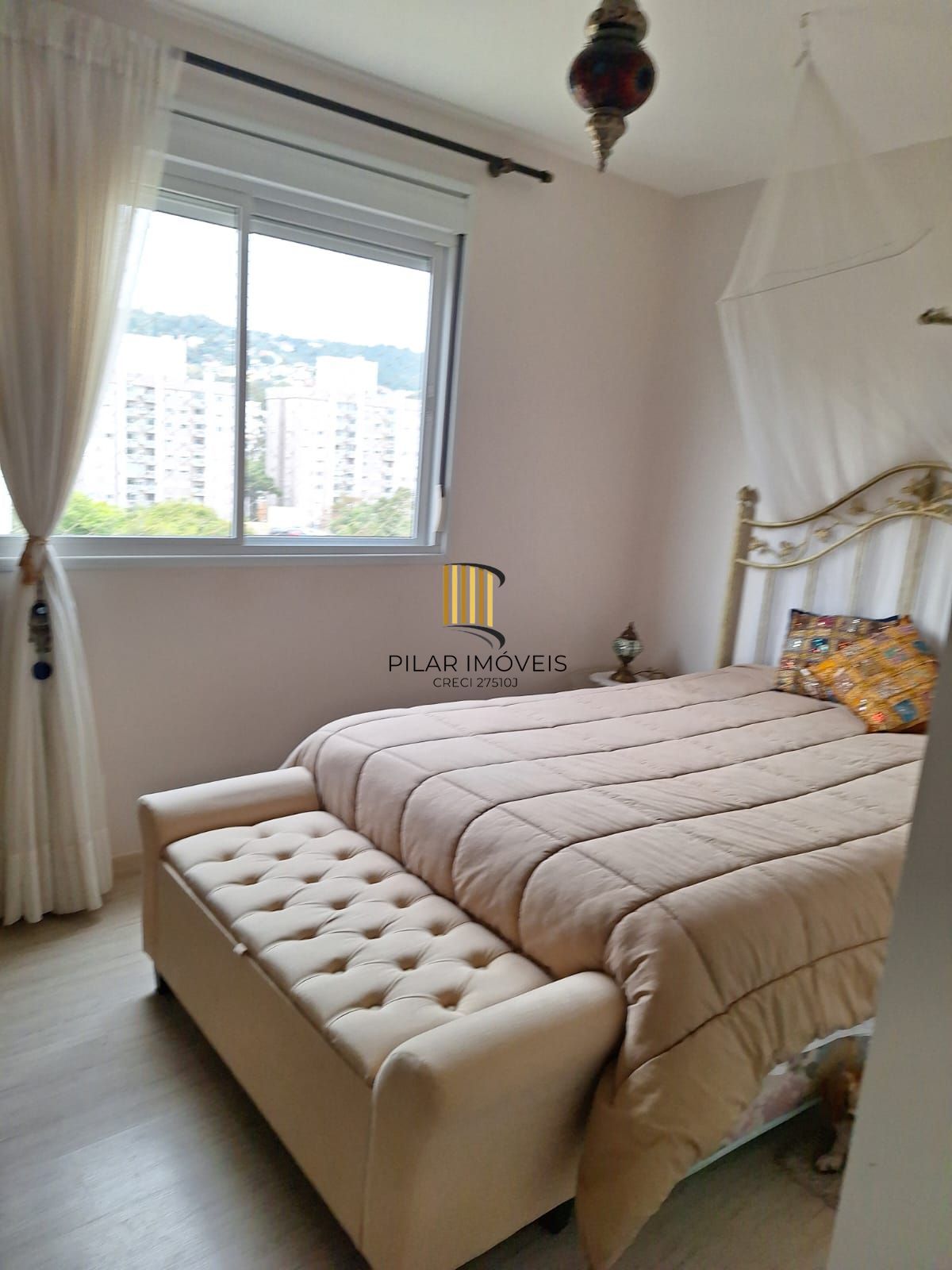 Apartamento de três quartos, suíte e uma vaga de garagem em condomínio com infra
