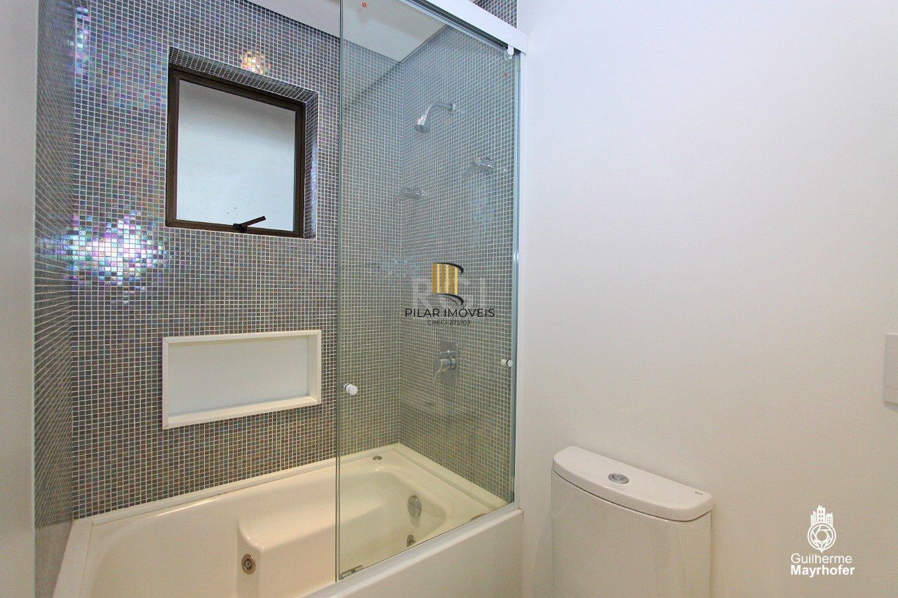 Cobertura para Venda - 327m², 3 dormitórios, sendo 3 suites, 5 vagas - Petrópolis