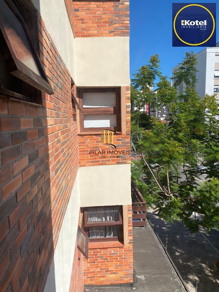 Apartamento de dois quartos e uma vaga de garagem no bairro Menino Deus em POA - Pilar Imóveis