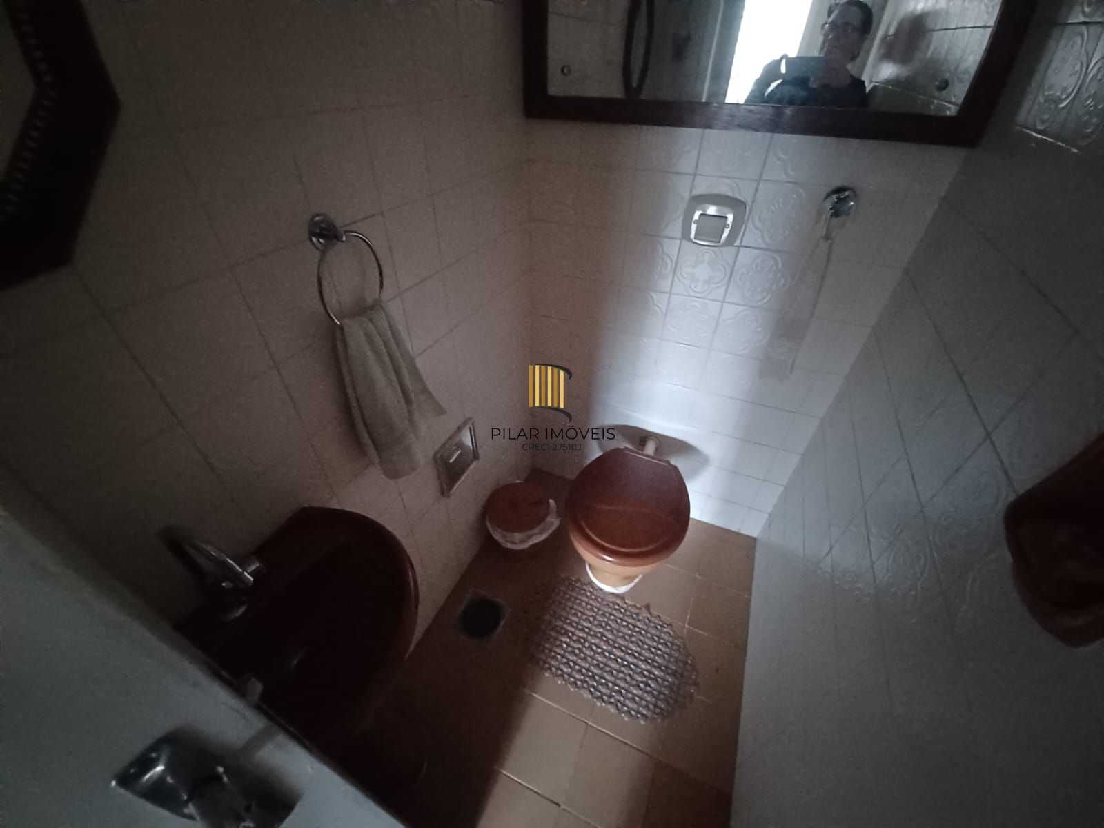 Apartamento de 2 dormitórios lavabo living amplo com sacada  de frente edificio com elevador
