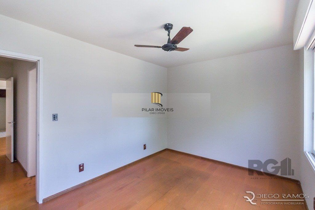 Apartamento 2 dormitórios, sendo 1 suíte, 72 m² de área privativa e 2 vaga(s) de garagem. Localizado na Rua/Av. Bagé, no bairro Petrópolis em Porto Alegre. - Pilar Imóveis