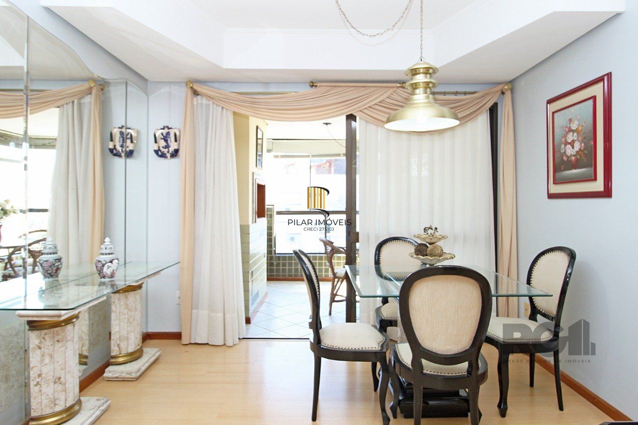 Apartamento de 3 dormitórios, suíte e 2 vagas de garagem no bairro Petrópolis em Porto Alegre