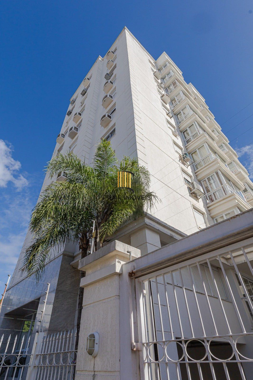Apartamento de 2 quartos, suíte e 1 vaga garagem bairro Azenha em Porto Alegre