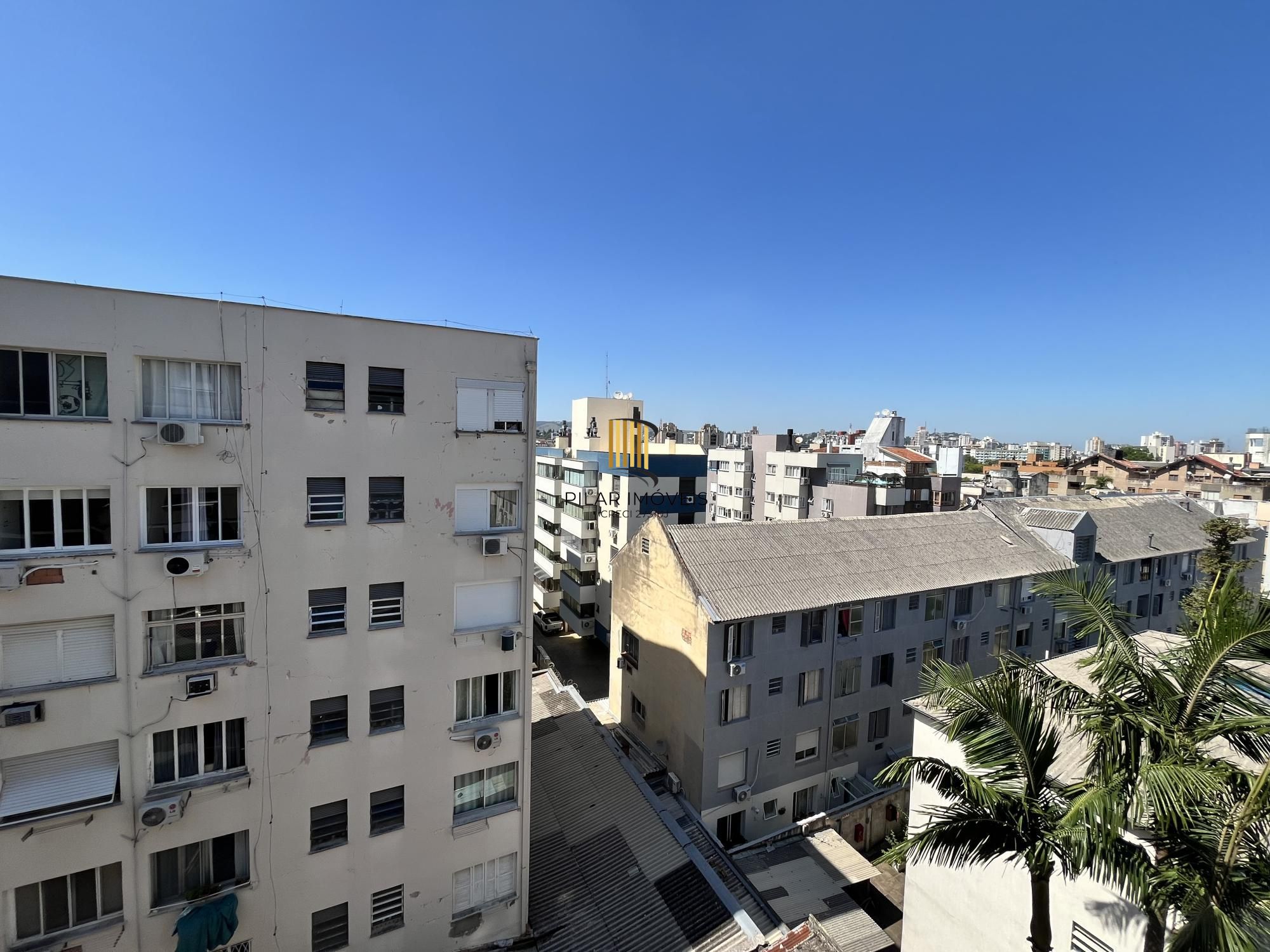 Apartamento de 2 quartos, suíte e 1 vaga de garagem no bairro Farroupilha em POA