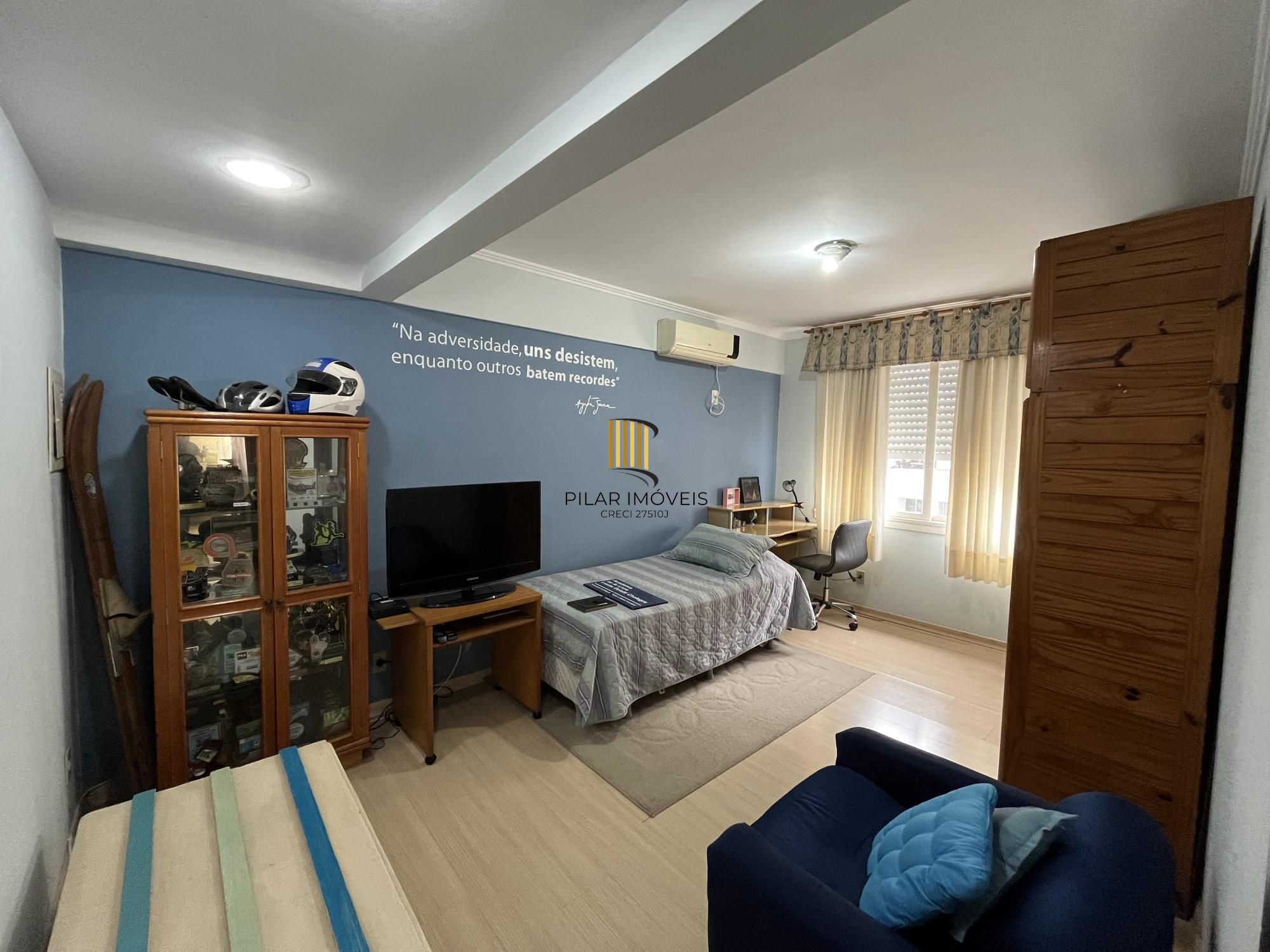 Apartamento de dois quartos com suíte no bairro Menino Deus em Porto Alegre