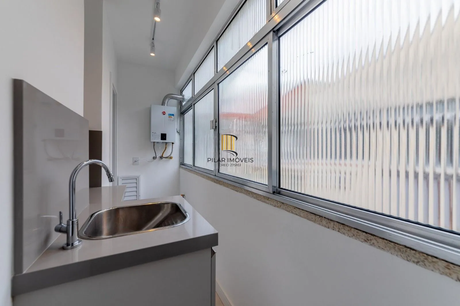 Apartamento à venda em Porto Alegre – pronto para morar, totalmente reformado.
