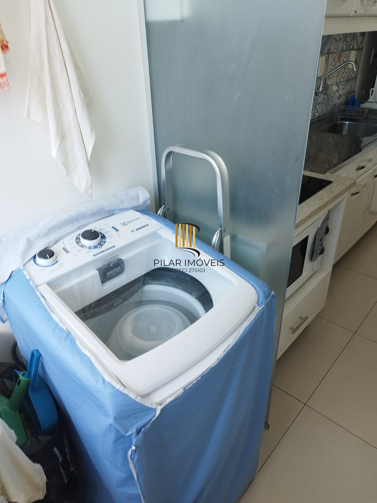 Apartamento de um quarto e uma vaga de garagem no bairro Santa Cecília